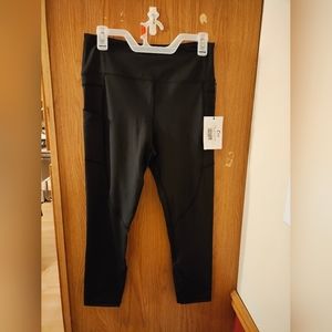 Zyia Black Pocket Light n Tight Leggings Hi+Rise 7/8 24" - Size 12